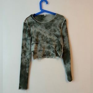 SOLD Shein Contrast Panel Seam Long Sleeve cropped shirt